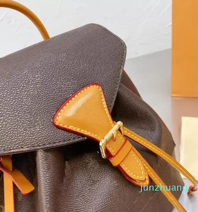 2023 Designers Men Women Backpacks High Quality School Bags Plain Embossed Letters 2323 Bag Montsouris, Classic
2023 Designers Men Women Backpacks High Quality School Bags Plain Embossed Letters 2323 Bag Montsouris, Classic
