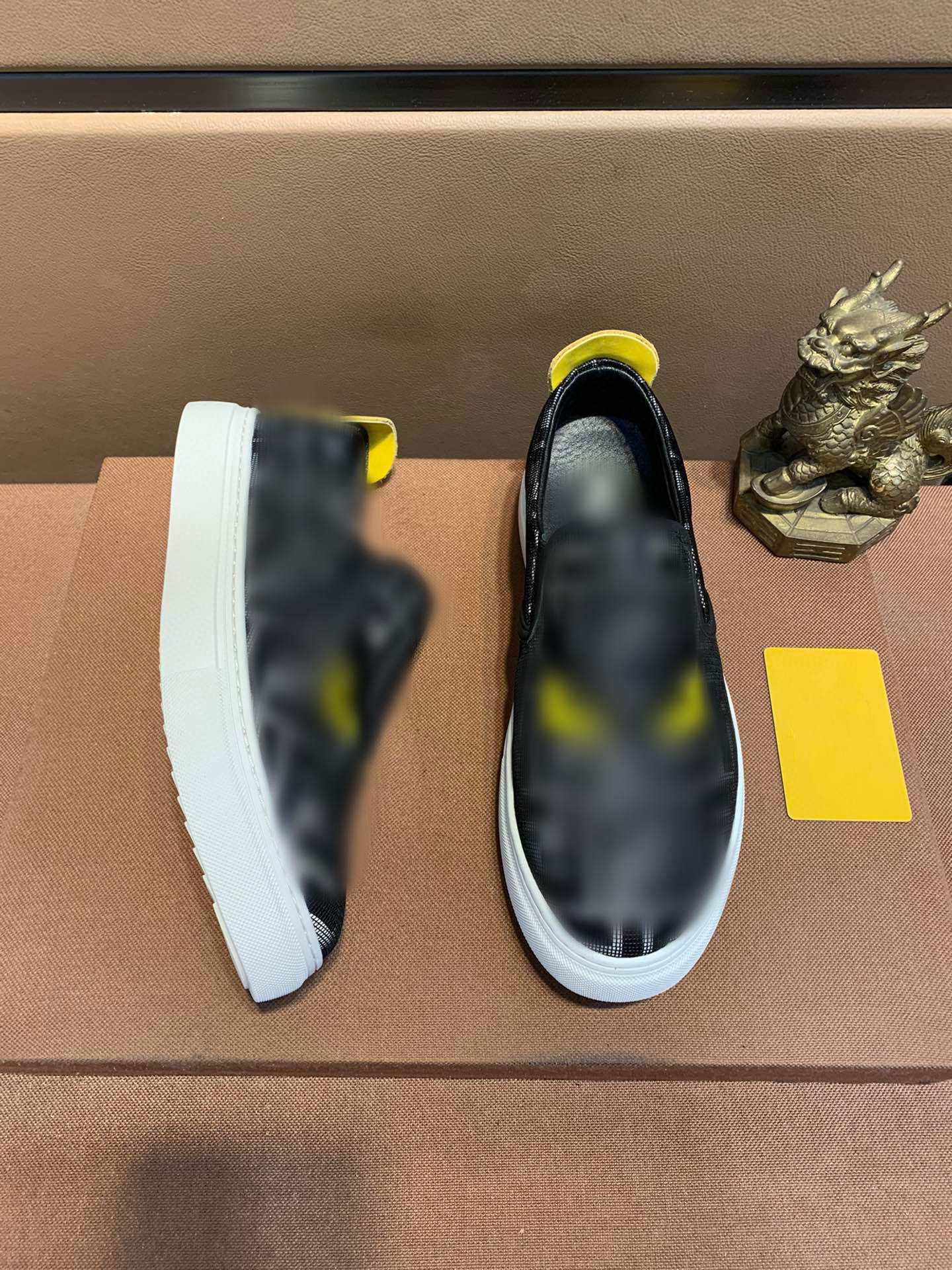 Fashion men designer shoes black brown letter printed slip on flat Luxury Mens casual shoe
Fashion men designer shoes black brown letter printed slip on flat Luxury Mens casual shoe