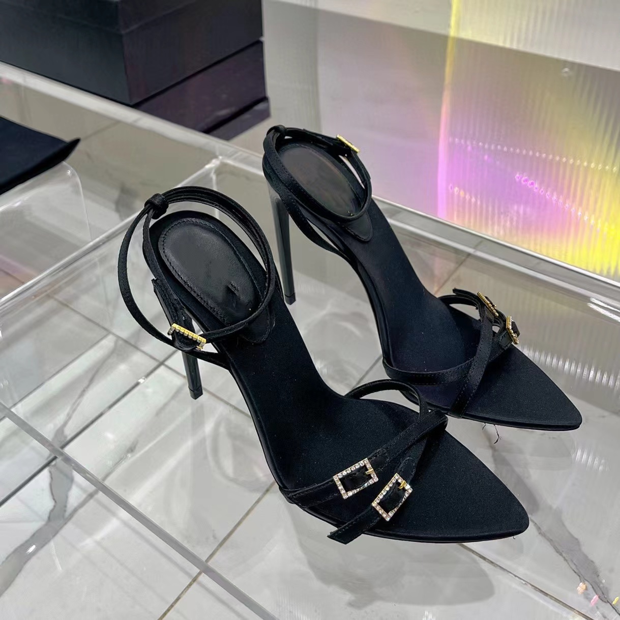 New sandals black leather Sandals rhinestone-encrusted strap spool Heels sky-high heel for 10cm women summer luxury designers shoes party heeled factory
New sandals black leather Sandals rhinestone-encrusted strap spool Heels sky-high heel for 10cm women summer luxury designers shoes party heeled factory