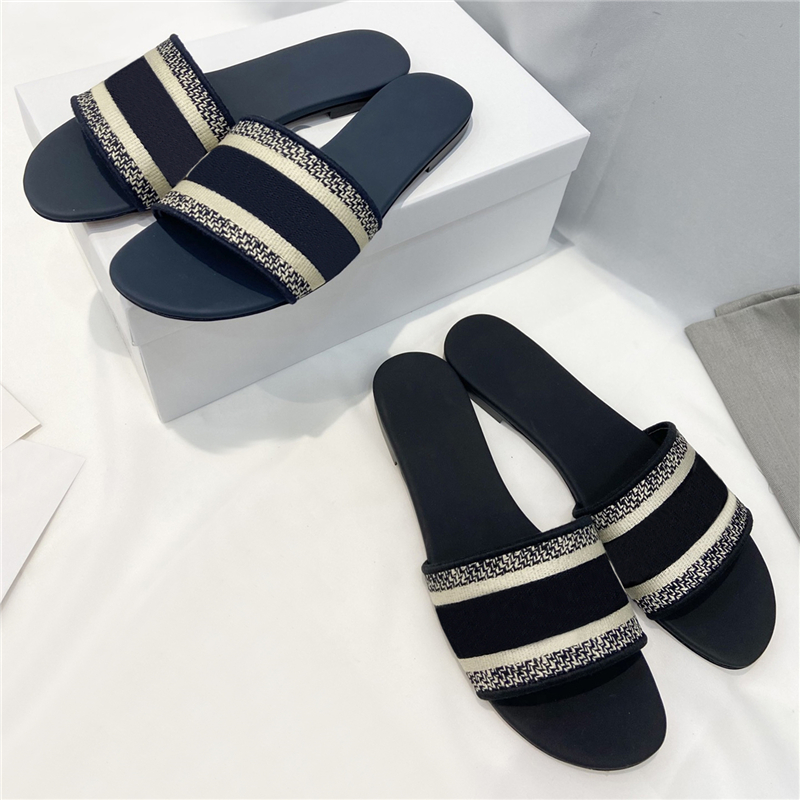Embroidery pairs designer slipper shoes woman summer outdoor Non-Slip sliders fashion multicolor patchwork ladys Plate-forme beach sandales luxury slides 35-42EUR, Color 36
Embroidery pairs designer slipper shoes woman summer outdoor Non-Slip sliders fashion multicolor patchwork ladys Plate-forme beach sandales luxury slides 35-42EUR, Color 36