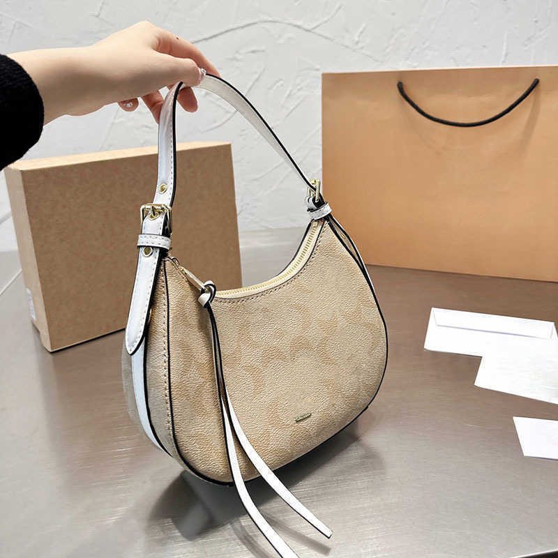 Evening Bags shoulder bag designer bag Retro Half Moon Handbag Luna Women Classic Letter Tote Purse lady fashion leather crossbody bags 221019, Coac-5
Evening Bags shoulder bag designer bag Retro Half Moon Handbag Luna Women Classic Letter Tote Purse lady fashion leather crossbody bags 221019, Coac-5