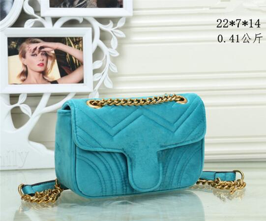 2023 New fashion female G bag single shoulder cross-body wavy chain bag cover type velvet bag Princess Dai bag GG7725, 22*7*14
2023 New fashion female G bag single shoulder cross-body wavy chain bag cover type velvet bag Princess Dai bag GG7725, 22*7*14