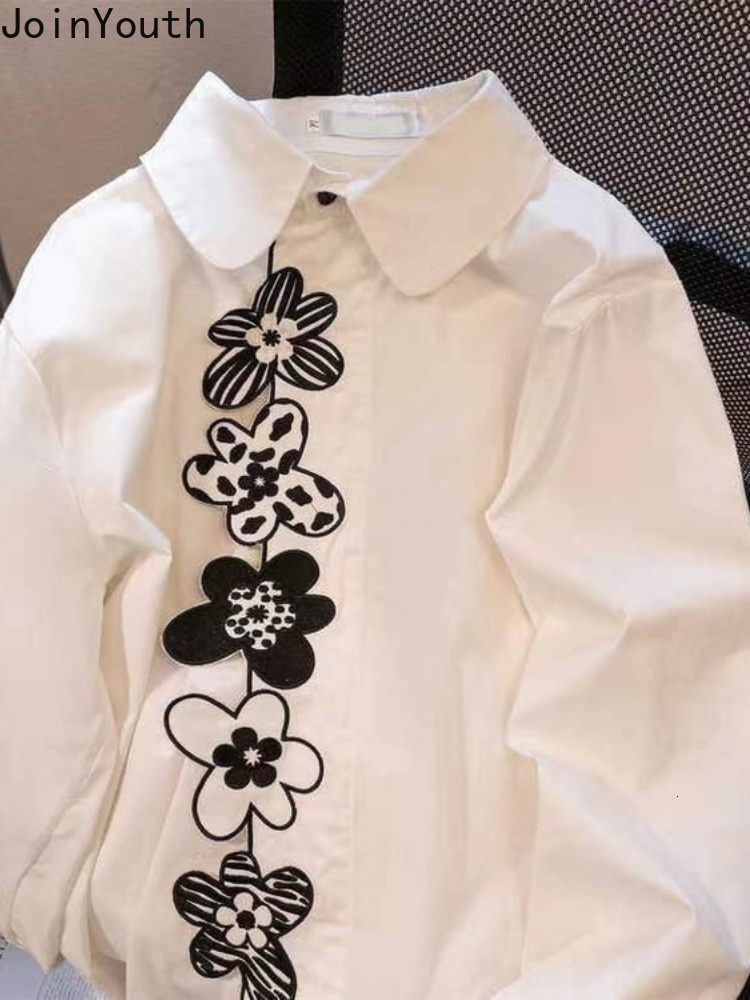 Womens Blouses Shirts Japanese Blouses Women Vintage Clothes Embroidery Long Sleeve Loose Shirts Fashion White Blouse Tops 2023 Blusas Mujer De Moda 2