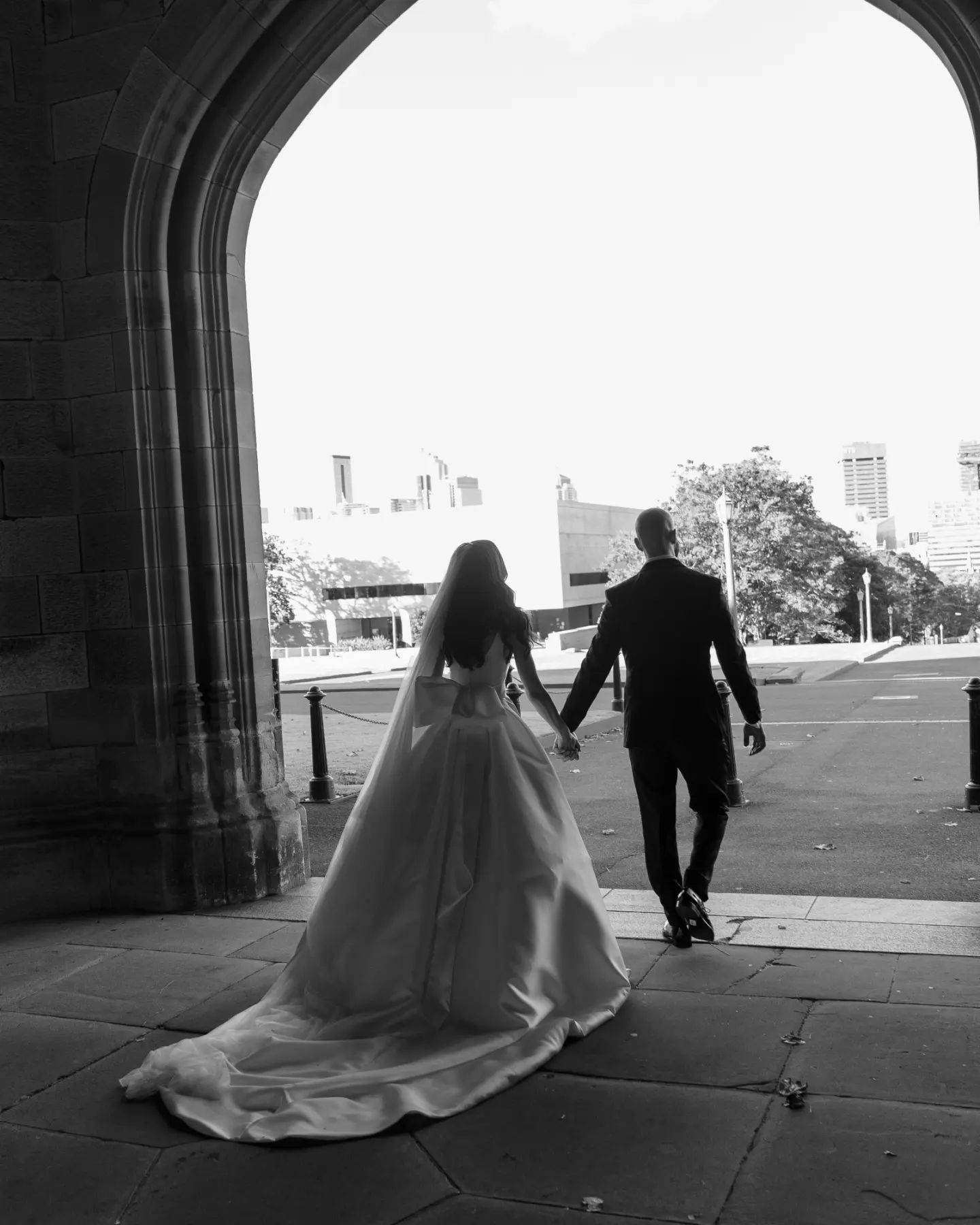 Stunning Mermaid Wedding Dresses Backless Bridal Gowns Bateau Neckline With Detachable Train Satin Plus Size Vestido De Novia
