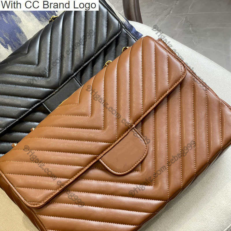 CC Shoulder Bags Large Capacity V-Shaped Jumbo Shoulder Bags Black Khaki Genuine Leather Designer Crossbody Gold Metal Hardware Luxuries Handbags Shopping Sacoc
CC Shoulder Bags Large Capacity V-Shaped Jumbo Shoulder Bags Black Khaki Genuine Leather Designer Crossbody Gold Metal Hardware Luxuries Handbags Shopping Sacoc
