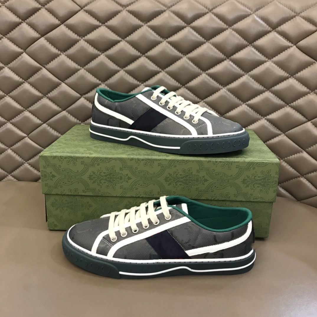 Tennis 1977 Canvas Casual shoes Luxurys Designers Womens Shoe Italy Green And Red Web Stripe Rubber Sole Camel and ebony sneakers Stretch Cotton Mens Sneaker 02
Tennis 1977 Canvas Casual shoes Luxurys Designers Womens Shoe Italy Green And Red Web Stripe Rubber Sole Camel and ebony sneakers Stretch Cotton Mens Sneaker 02