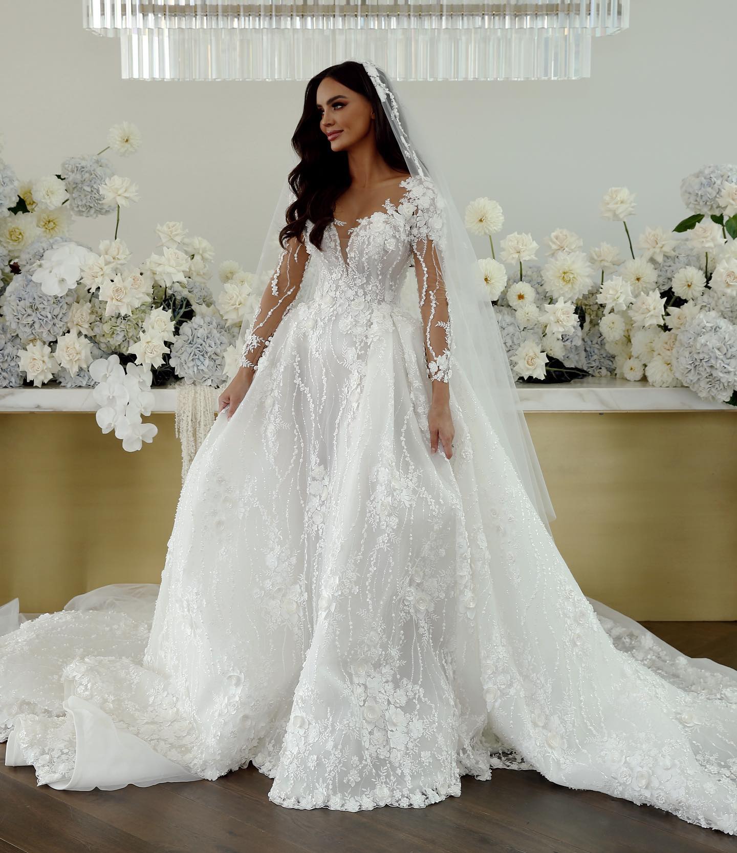 Fabulous 3D Appliqued Wedding Dresses Beaded Bridal Gowns Lace Long Sleeves Sheer Plunging Neckline A Line Vestido De Novia