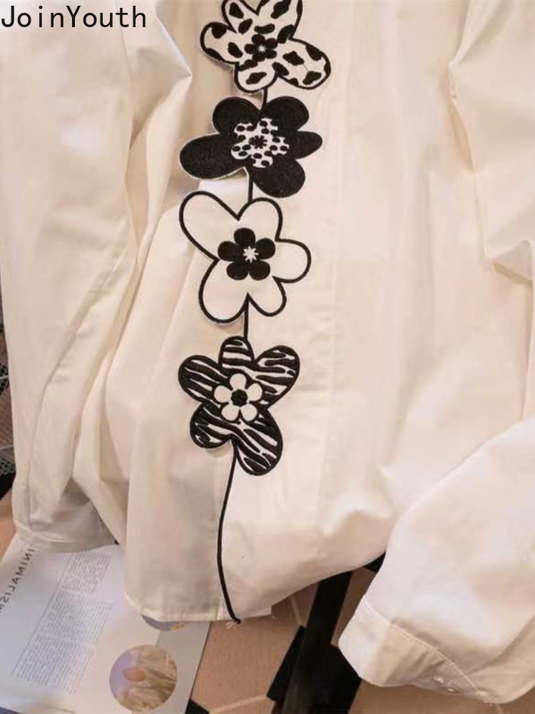 Womens Blouses Shirts Japanese Blouses Women Vintage Clothes Embroidery Long Sleeve Loose Shirts Fashion White Blouse Tops 2023 Blusas Mujer De Moda 2