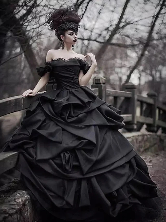 Black Gothic A-Line Wedding Dresses Plus Size Off Shoulder Cascading Ruffles Lace-Up Corset Lace Bridal Dress Mariage