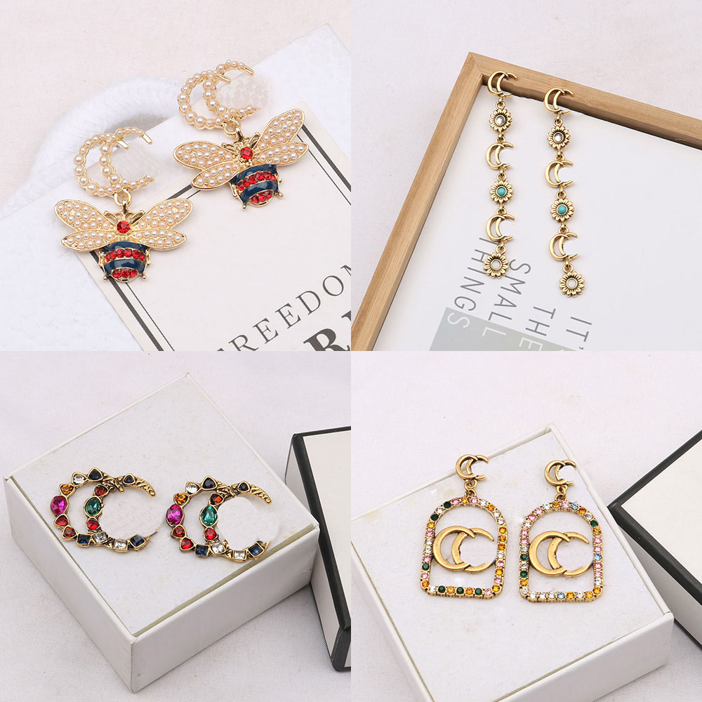 Designers Stud earrings Brand Earings 18K Gold Plated Ear Stud Crystal Party Women Temperament Earring Wedding Jewelry Retro Style ER0341-360
Designers Stud earrings Brand Earings 18K Gold Plated Ear Stud Crystal Party Women Temperament Earring Wedding Jewelry Retro Style ER0341-360
