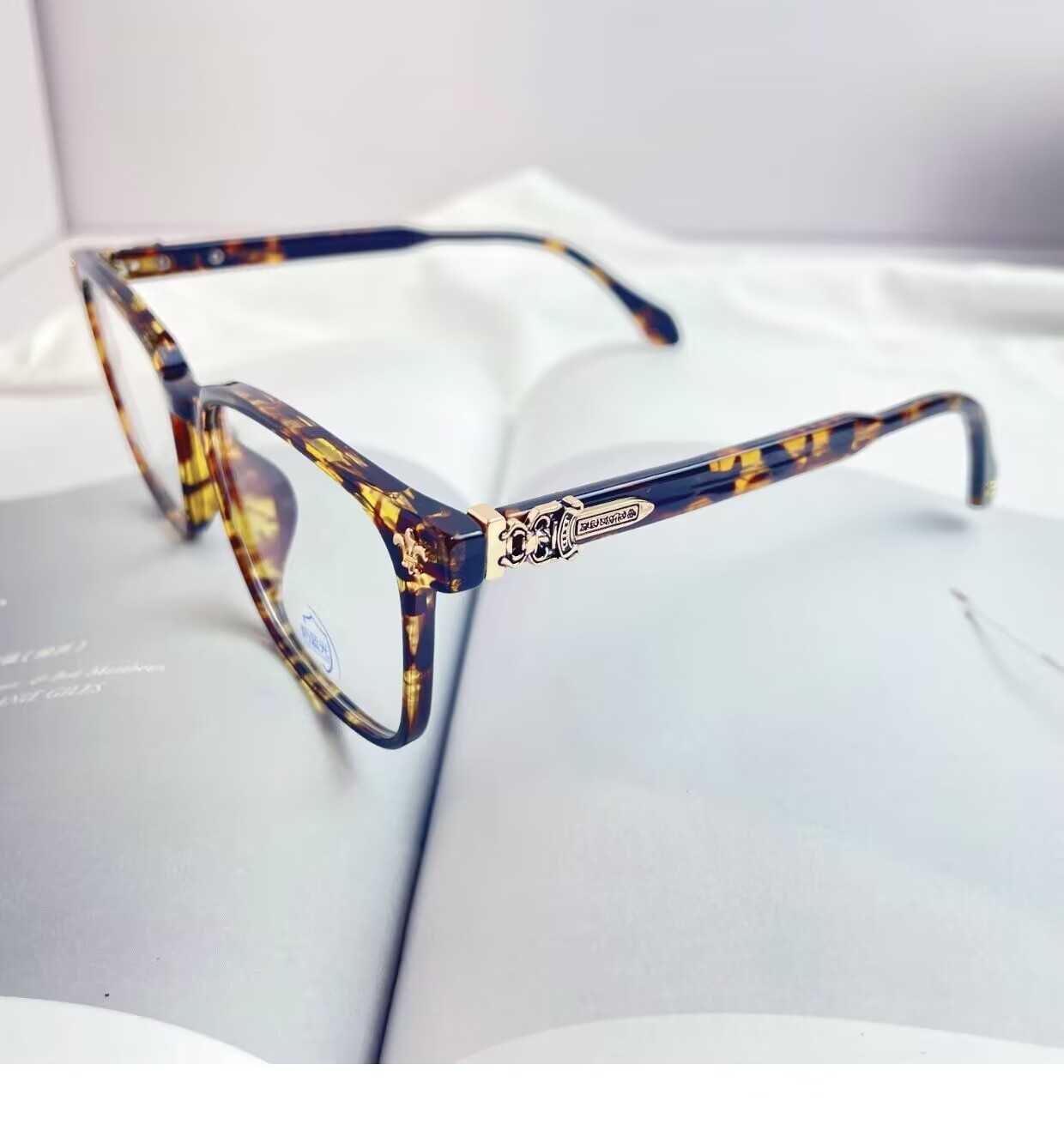 Ch Cross Sunglasses Frames Designer Luxury Heart Men Eyeglass New Myopia Glasses Artistic Men's Fashion Flat Light Goggles Tr90 Chromes Women Brand 59ib
Ch Cross Sunglasses Frames Designer Luxury Heart Men Eyeglass New Myopia Glasses Artistic Men's Fashion Flat Light Goggles Tr90 Chromes Women Brand 59ib
