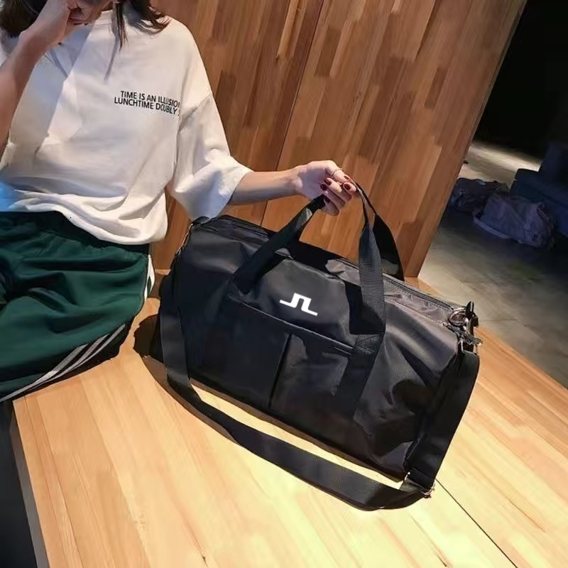 Outdoor Bags Classic Boston Waterproof Universal Canvas Golf Sports Clothes Men Handbag Equipment 230222
Outdoor Bags Classic Boston Waterproof Universal Canvas Golf Sports Clothes Men Handbag Equipment 230222