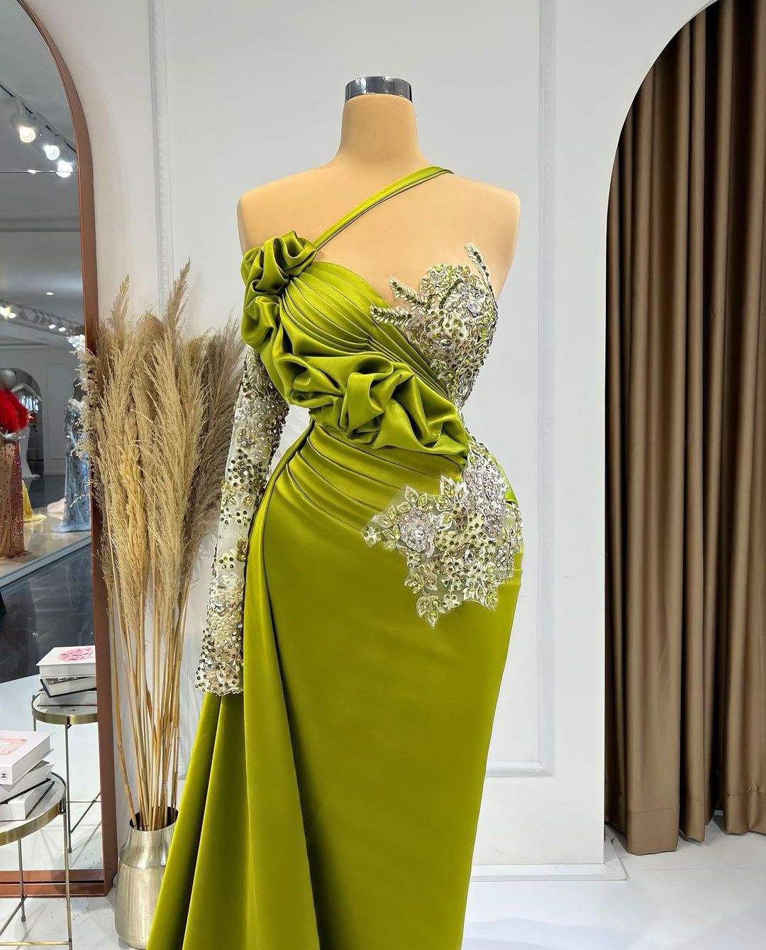 Mermaid Prom One Long Sleeve Satin V Neck Strap Appliques Sequins Pearls Beaded Floor Length Celebrity Diamonds Evening Dresses Plus Size Custom Made 