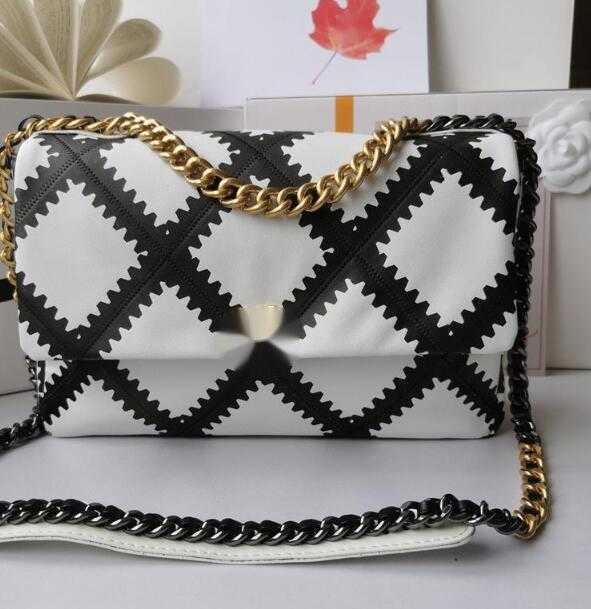 Evening Bags Luxury Brand design CC shoulder Bags 1161 woman's Letter plaid shoulder Chain bag lambskin handbag vintage messenger bags real Leather le boy 2.55, Picture show
Evening Bags Luxury Brand design CC shoulder Bags 1161 woman's Letter plaid shoulder Chain bag lambskin handbag vintage messenger bags real Leather le boy 2.55, Picture show