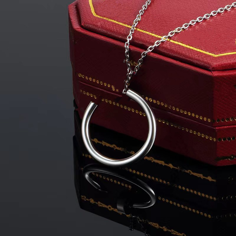 nail necklace Women's Classic titanium steel gold silver letters circle Gift girlfriend wedding inlaid with diamonds Luxury designer jewelry does not fade
nail necklace Women's Classic titanium steel gold silver letters circle Gift girlfriend wedding inlaid with diamonds Luxury designer jewelry does not fade