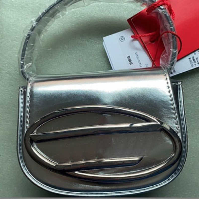 10 Styles Die Shoulder Bags Luxury Women Handle Handbags Diamond Purse Designer Leather Underarm Flap Denim Bag Fashion Handbags 230215, Black--12cm
10 Styles Die Shoulder Bags Luxury Women Handle Handbags Diamond Purse Designer Leather Underarm Flap Denim Bag Fashion Handbags 230215, Black--12cm