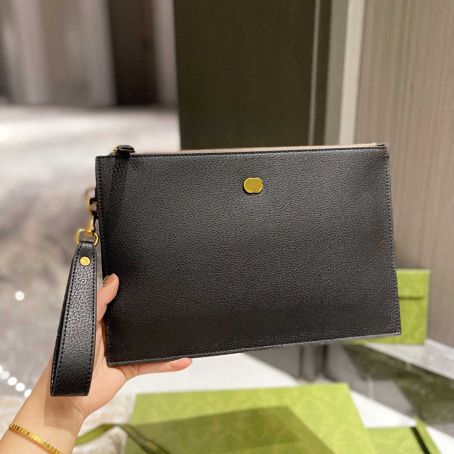 Classic Leathers Heart womens luxury designer bag square handbags crossbody tote purses women leather handbag woman shoulder lady men business bags 2023
Classic Leathers Heart womens luxury designer bag square handbags crossbody tote purses women leather handbag woman shoulder lady men business bags 2023