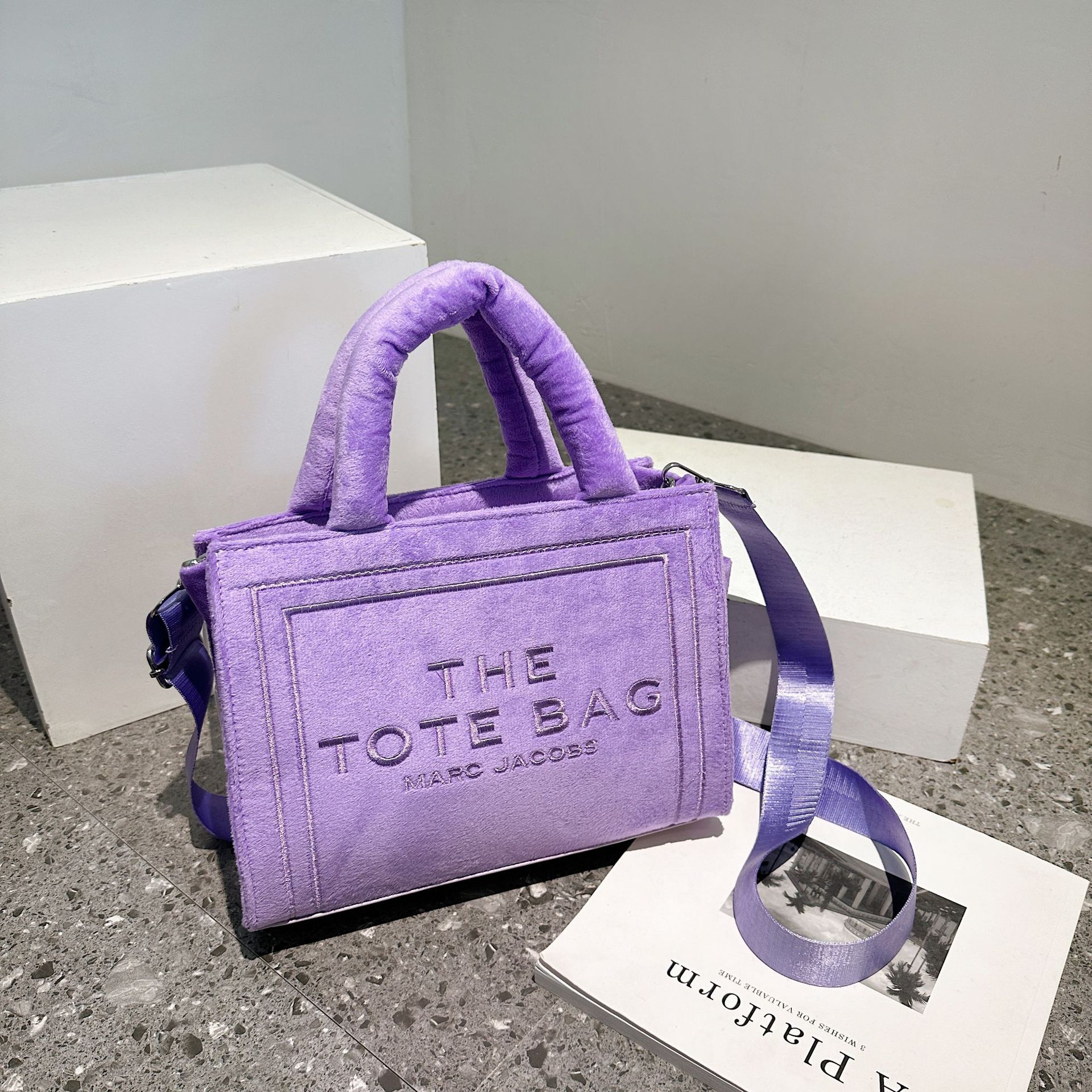 Designer The Tote Bag Women luxury clutch bags pu leather Handbags Lady messenger crossbody shoulder bag Wallet lady 27CM 00236, Blue
Designer The Tote Bag Women luxury clutch bags pu leather Handbags Lady messenger crossbody shoulder bag Wallet lady 27CM 00236, Blue