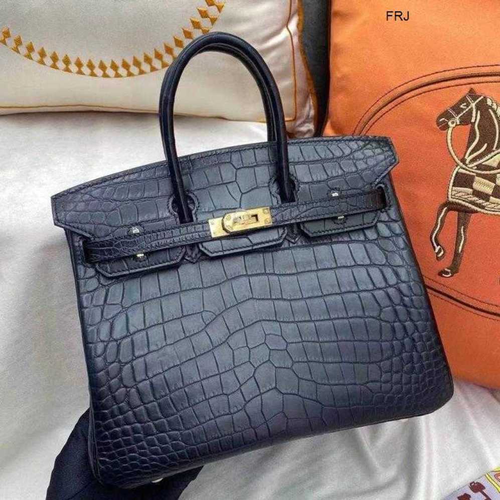 Designer Handbags Birkin Herme Bags New Boutique Crocodile Skin Womens Bag Belly Leather 25 Hand Fashion Casual Banquet Have Logo frj, White
Designer Handbags Birkin Herme Bags New Boutique Crocodile Skin Womens Bag Belly Leather 25 Hand Fashion Casual Banquet Have Logo frj, White