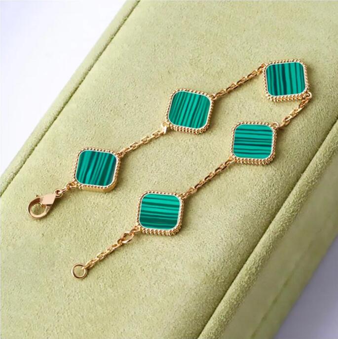Luxury Brand Clover Designer Bracelet 18K Gold Love Bangle Charm 4 Leaf Clovers Bracelets Shining Crystal Diamond Party Jewelry
Luxury Brand Clover Designer Bracelet 18K Gold Love Bangle Charm 4 Leaf Clovers Bracelets Shining Crystal Diamond Party Jewelry