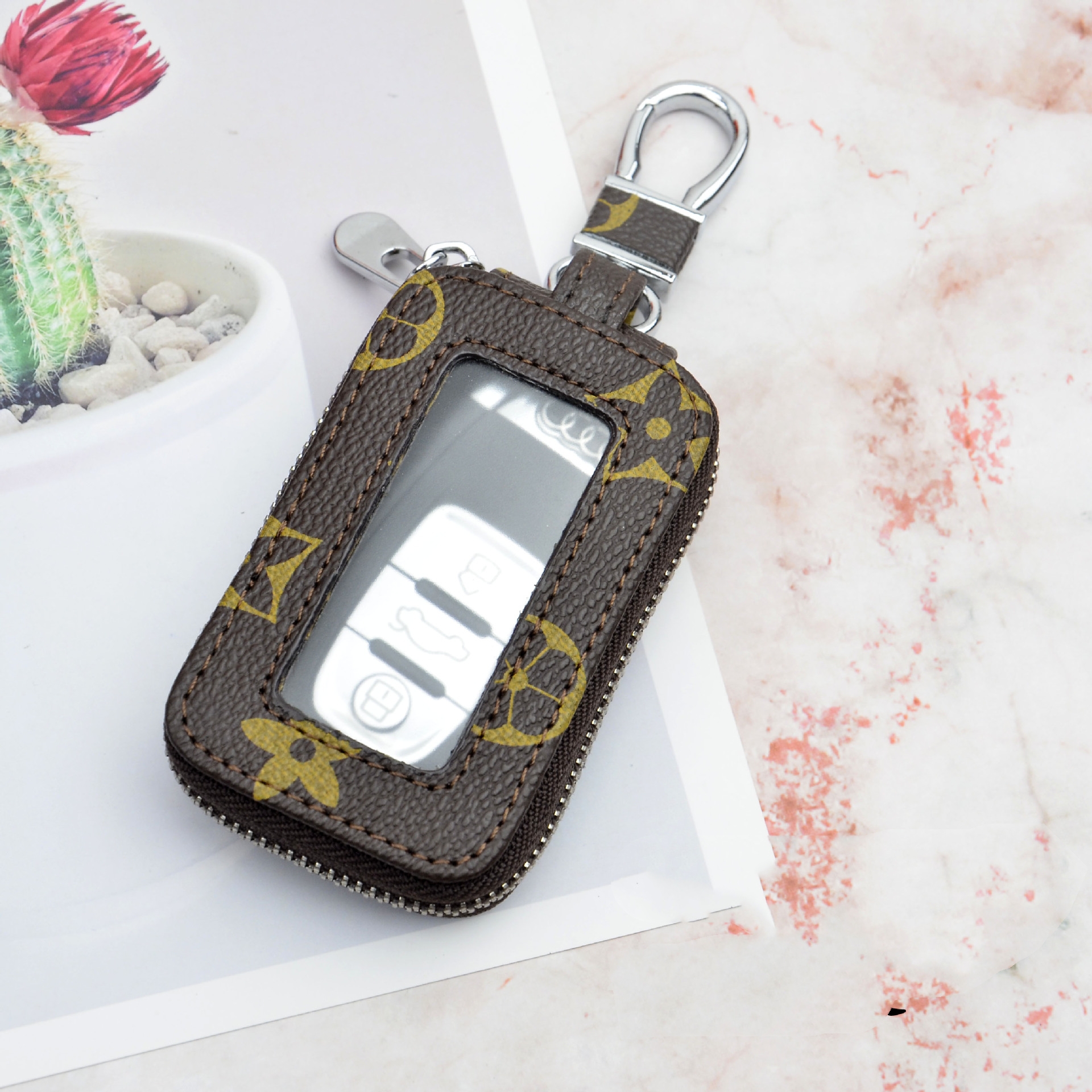 Car Keys Holder Bag Key Chains Ring Black Brown Flower Plaid PU Leather Case Keychain Silver Metal Keyrings Accessories Fashion Design Pouches Pendant Jewelry Gifts
Car Keys Holder Bag Key Chains Ring Black Brown Flower Plaid PU Leather Case Keychain Silver Metal Keyrings Accessories Fashion Design Pouches Pendant Jewelry Gifts