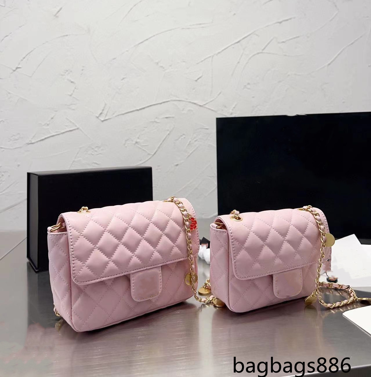 Luxurious mini designer Crossbody bag ladies flap pure color sheepskin classic handbag small golden regulator diamond chain shoulder bag Inclined shoulder bag, Grey
Luxurious mini designer Crossbody bag ladies flap pure color sheepskin classic handbag small golden regulator diamond chain shoulder bag Inclined shoulder bag, Grey