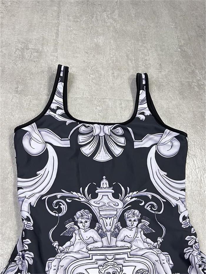 The latest female designer sexy one-piece bikini suit Bur transparent strap swimsuit star swimsuit women's one-piece swimsuit fashion beach suit summer women's bikini, Black
The latest female designer sexy one-piece bikini suit Bur transparent strap swimsuit star swimsuit women's one-piece swimsuit fashion beach suit summer women's bikini, Black