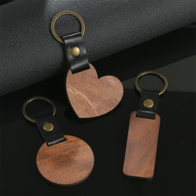 Keychains Lanyards Diy Wooden Keychain Blank Carved Leather Wood Pendant Decorative Heart Round Key Chain Keyring