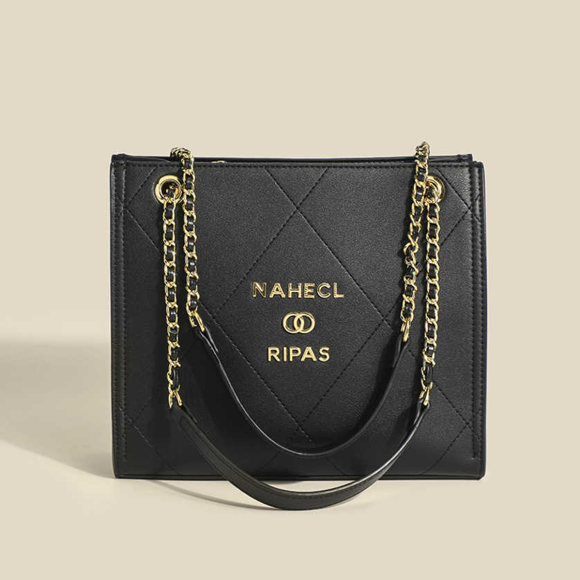 Fashion Shoulder Bags Women High Quality small chain large capacity versatile Tote women's shoulder bag Outdoor Travel Handbags 49%off, Black small size (27cm)
Fashion Shoulder Bags Women High Quality small chain large capacity versatile Tote women's shoulder bag Outdoor Travel Handbags 49%off, Black small size (27cm)