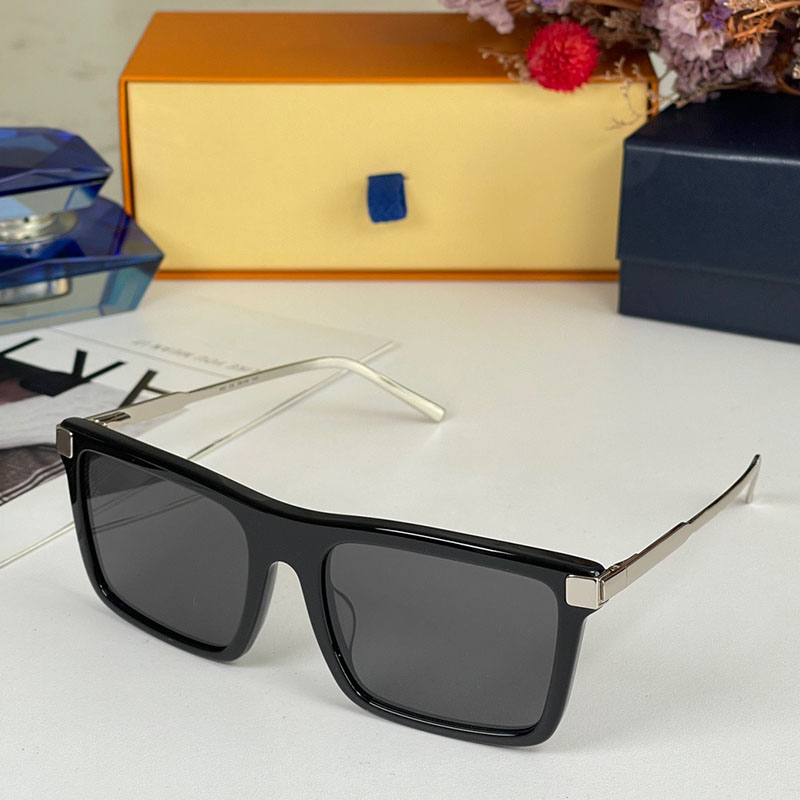 Fashion metal double bridge sunglasses pattern engraved on temples polarized sun glasses Z1672 men women Rise Square sunglasses luxury party Gold silver sunnies
Fashion metal double bridge sunglasses pattern engraved on temples polarized sun glasses Z1672 men women Rise Square sunglasses luxury party Gold silver sunnies