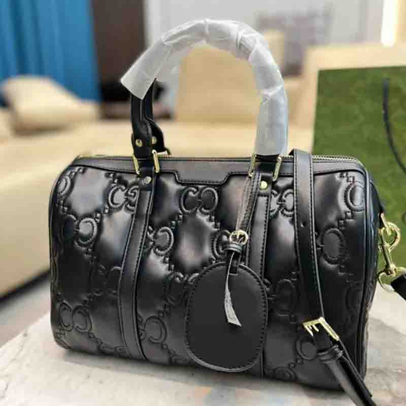 23 Women Boston Bags Designer Handbags Mens Leather Letters Luggage Pillow Totes New Luxurys Travelling Bag Womens Sports Handbag G2302233F, Black
23 Women Boston Bags Designer Handbags Mens Leather Letters Luggage Pillow Totes New Luxurys Travelling Bag Womens Sports Handbag G2302233F, Black
