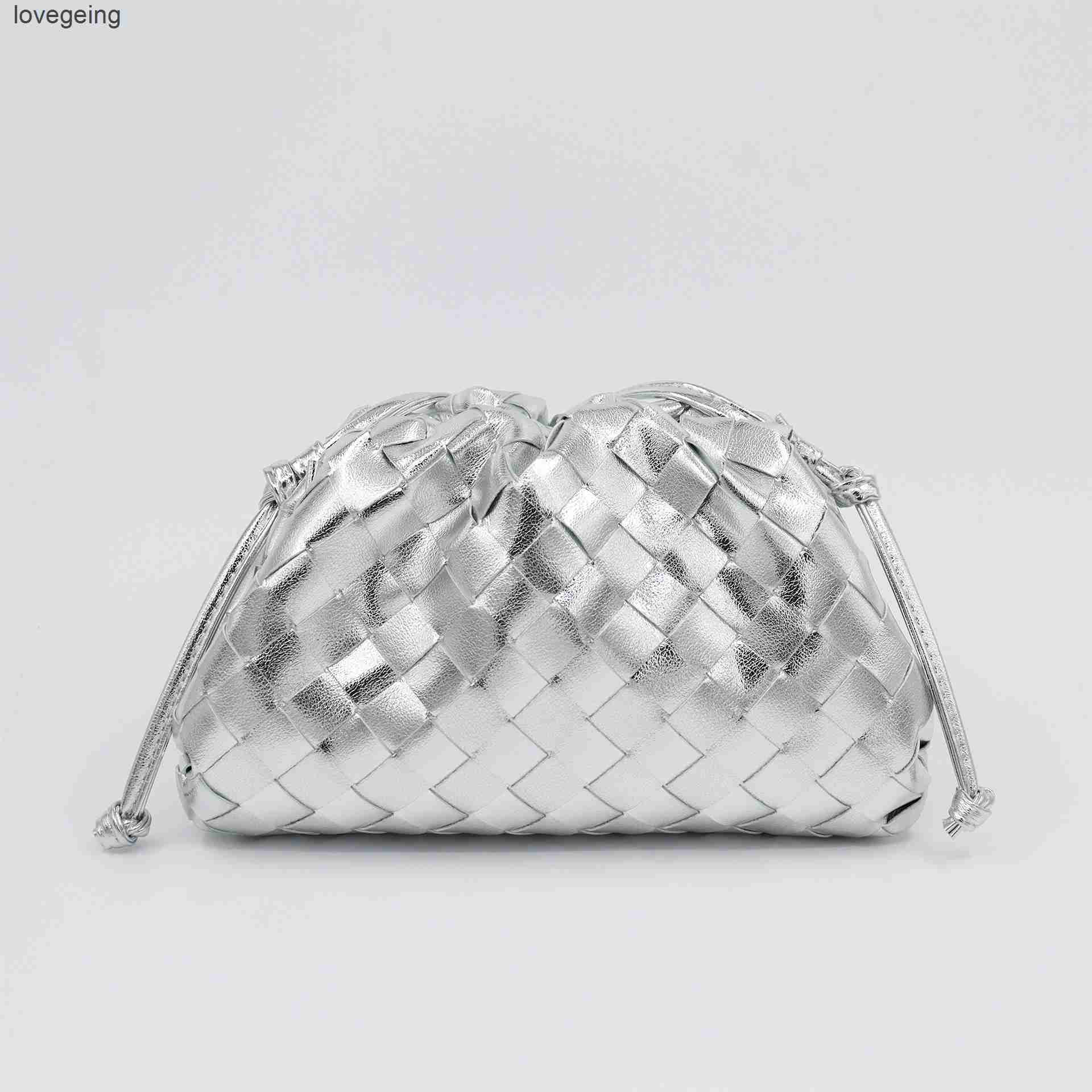 Soft Pouch Venetas Bags Designer Bag Skin Fashion 2023 Bottegas Held Woven Korean Dumpling Cloud Versatile One Shoulder Oblique Straddle 0wme, Rough weave small apple green
Soft Pouch Venetas Bags Designer Bag Skin Fashion 2023 Bottegas Held Woven Korean Dumpling Cloud Versatile One Shoulder Oblique Straddle 0wme, Rough weave small apple green