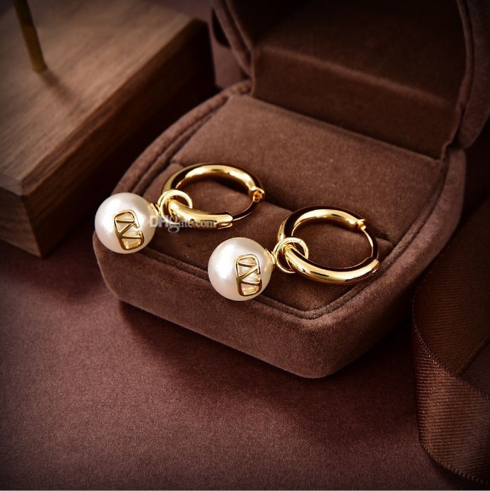 Earrings Designer For Women Wholesale Letter V Earring Luxury Gold Plated 18K Earings Party Jewelry Stud Diamond Metal Earing Valentine's Day Birthday Gift 14NM53
Earrings Designer For Women Wholesale Letter V Earring Luxury Gold Plated 18K Earings Party Jewelry Stud Diamond Metal Earing Valentine's Day Birthday Gift 14NM53