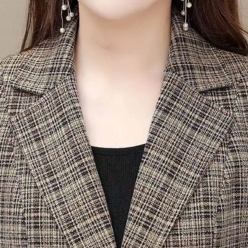 Women's Suits Blazers XL-5XL Spring Women's Jacket Fashion Plaid Long Sleeve Blazer Women Clothes Elegant Ladies Business Office Suit Outerw