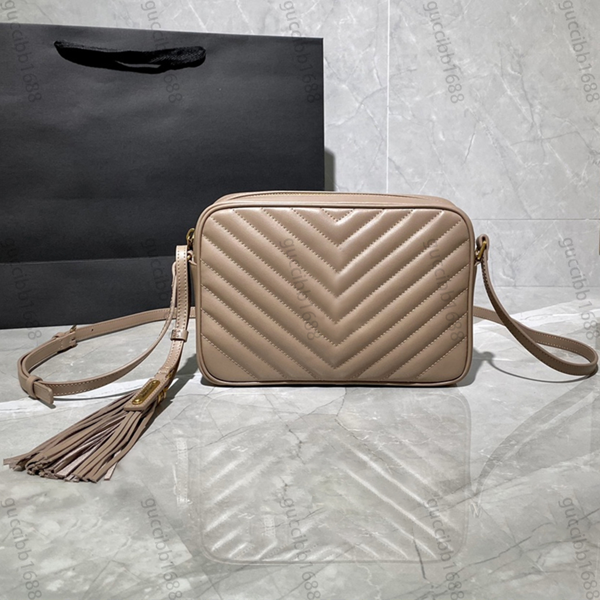 10A Mirror Quality Designer Lou Camera Bag Small 23cm Women Nude Calfskin Chevron Quilted Purse Luxury Real Leather Handbag Crossbody Black Shoulder Tassel Box Bags, Burgundy-gold chain
10A Mirror Quality Designer Lou Camera Bag Small 23cm Women Nude Calfskin Chevron Quilted Purse Luxury Real Leather Handbag Crossbody Black Shoulder Tassel Box Bags, Burgundy-gold chain