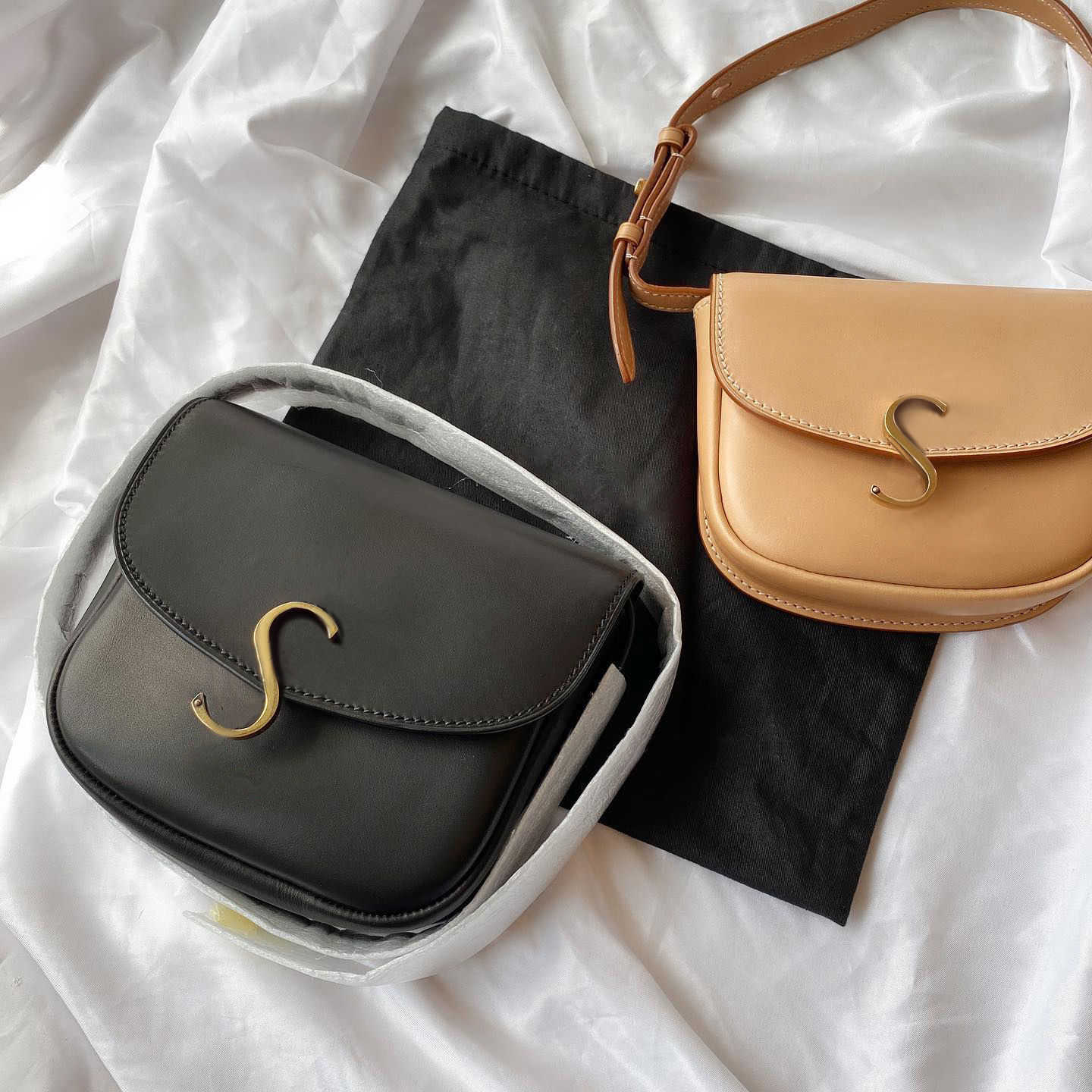 Luxury designer FashionTote bag WOC wallets Handbags Crossbody Famous Shoulder Bag LOU women mens 5A quality Leather wallets card holders key kaia bag classic purse, Black gold
Luxury designer FashionTote bag WOC wallets Handbags Crossbody Famous Shoulder Bag LOU women mens 5A quality Leather wallets card holders key kaia bag classic purse, Black gold