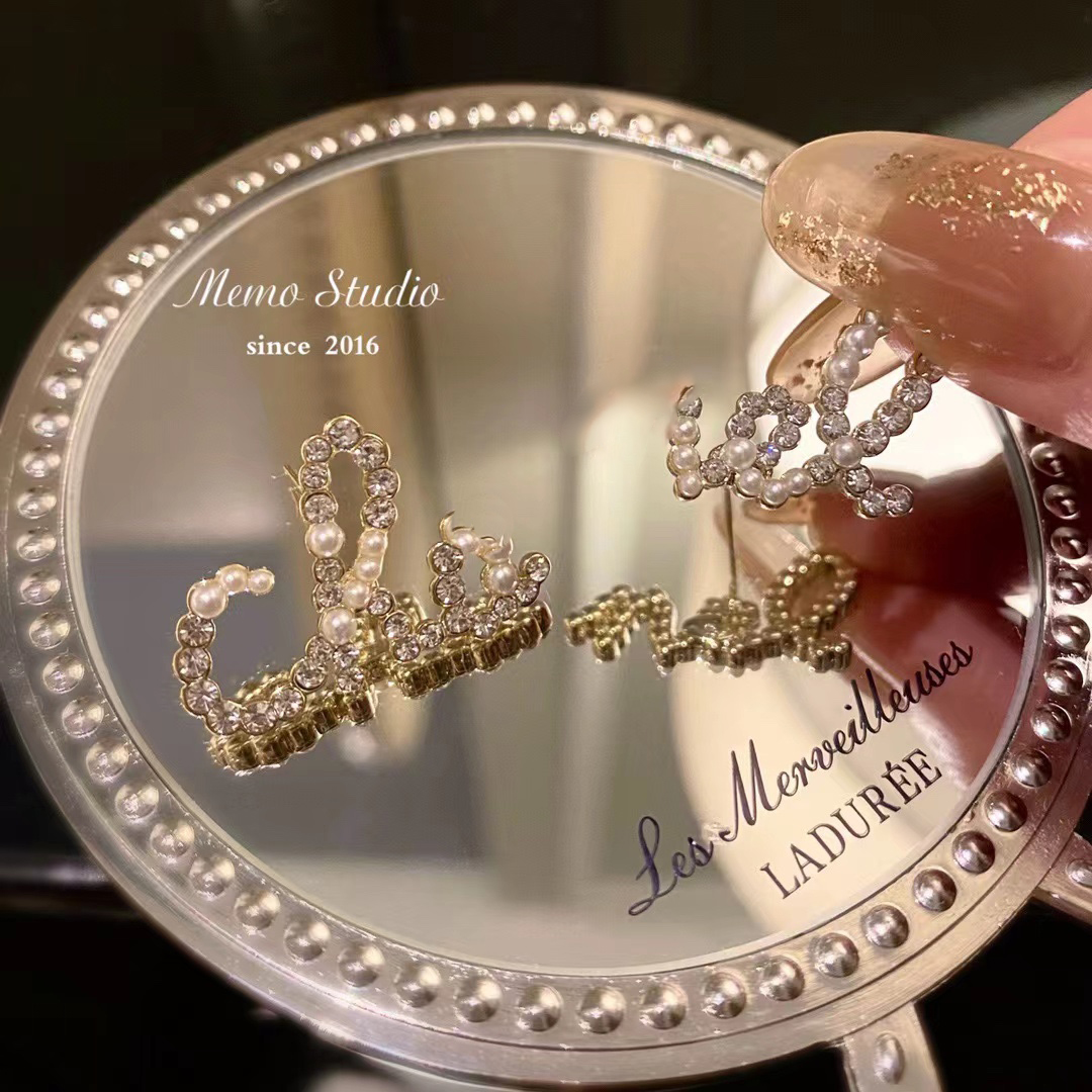 Fashion Women Designer Stud Earrings Stamp Luxury Jewelry Diamond Letter Earing 18K Gold Plated Vintage European Lover Wedding Party Accessory With Love Gift Box