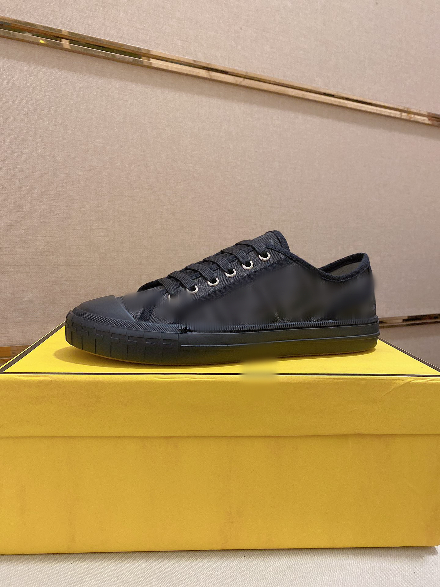 Cool mens designer shoes black brown letter printed streetwear lace up fashion men casual shoe
Cool mens designer shoes black brown letter printed streetwear lace up fashion men casual shoe