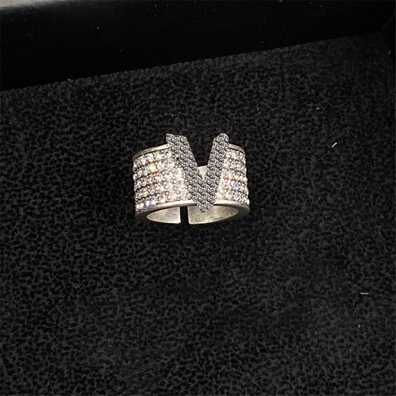 Wide Letter Hollow Cluster Rings Women Open Loop Adjustable Ring Full Diamond Generous Jewelry
Wide Letter Hollow Cluster Rings Women Open Loop Adjustable Ring Full Diamond Generous Jewelry