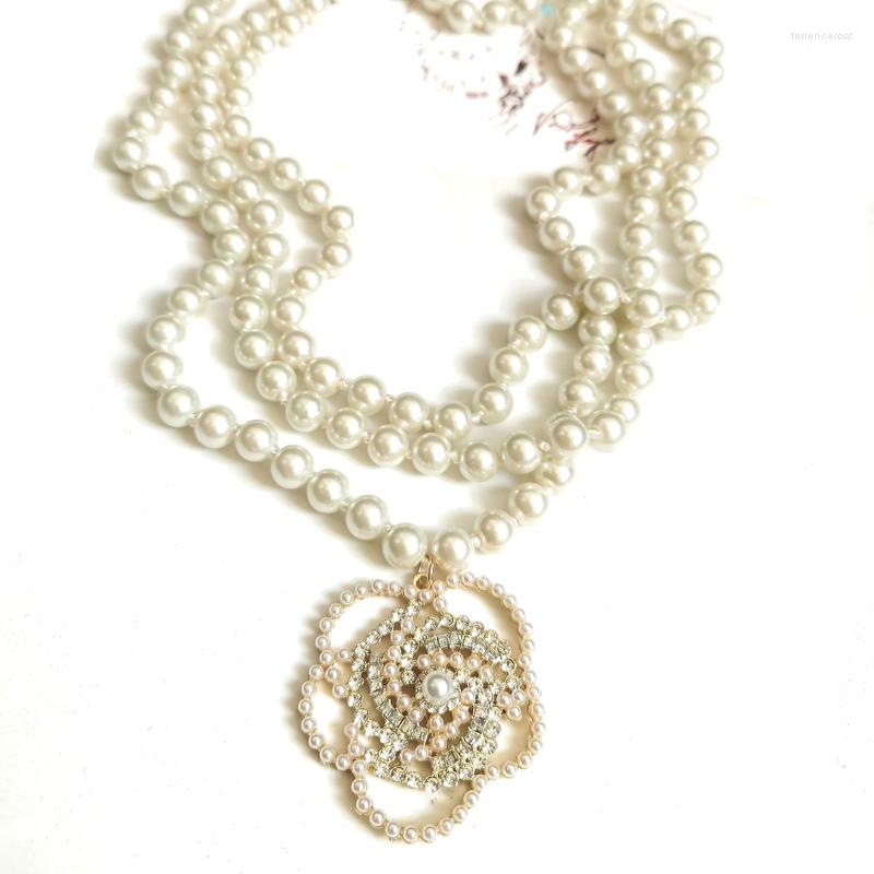 Choker Vintage Elegant Glass Pearl Multilayer Short Necklace Camellia Pendant Collares Jewelry
Choker Vintage Elegant Glass Pearl Multilayer Short Necklace Camellia Pendant Collares Jewelry
