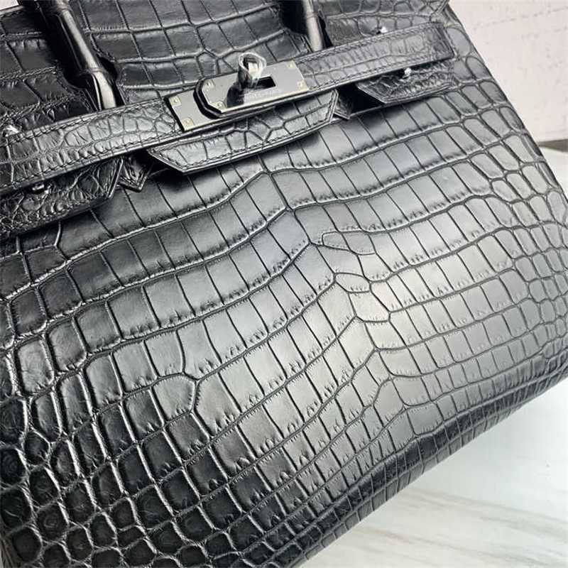 Herme Birkins Women Bags High End Alligator Leather Bag All Black So 30 Matte Pure Manual Large capacity ayw GELW, Sky blue
Herme Birkins Women Bags High End Alligator Leather Bag All Black So 30 Matte Pure Manual Large capacity ayw GELW, Sky blue