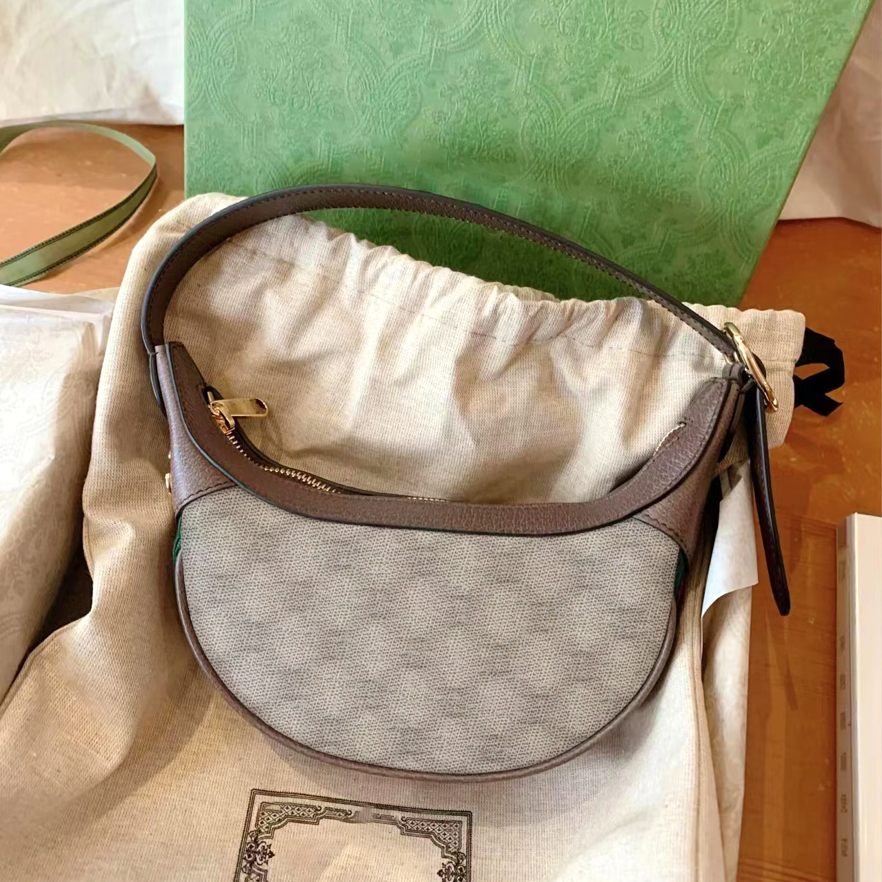 Luxury Designer Classic underarm Bags clutch Women's Ophidia pouch Mini Half moon scrossbody men Shoulder zipper Totes Leather Double G purses handbag Bag Metal logo
Luxury Designer Classic underarm Bags clutch Women's Ophidia pouch Mini Half moon scrossbody men Shoulder zipper Totes Leather Double G purses handbag Bag Metal logo