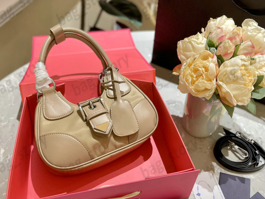 Duchesse Hobo Bag Evening Bags Half Moon Handbag Single shoulder Designer Underarm Bags Luxurys Designer, Pink
Duchesse Hobo Bag Evening Bags Half Moon Handbag Single shoulder Designer Underarm Bags Luxurys Designer, Pink