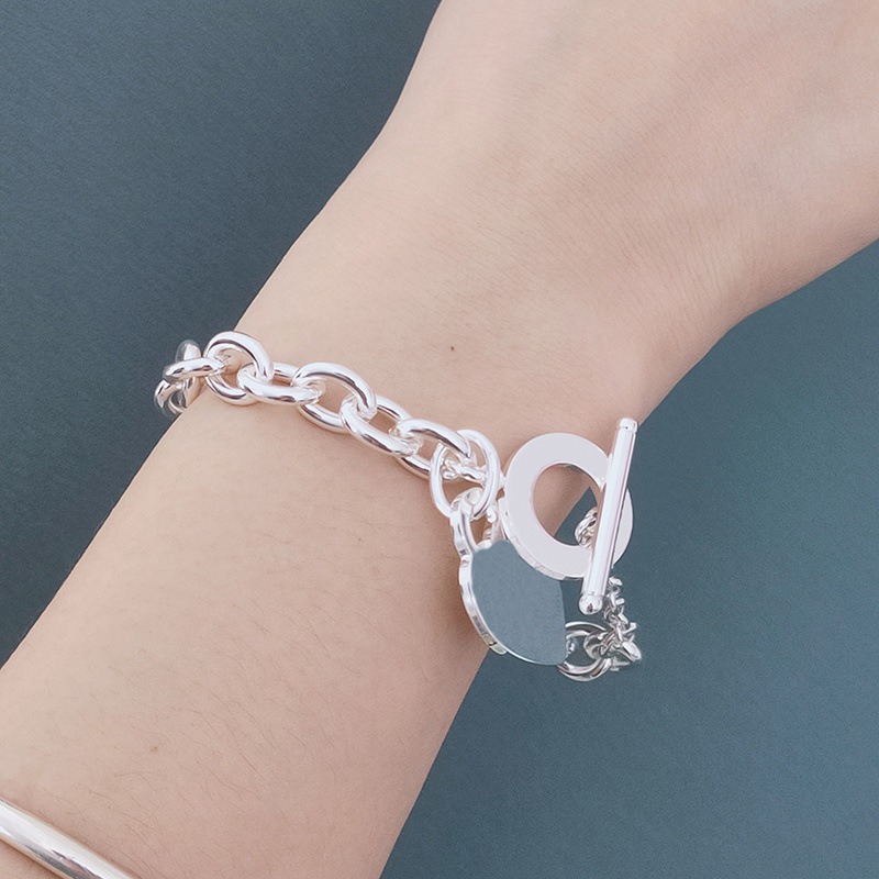 Classic Bangle silver Bracelets Heart T Chain bracelet titanium steel letter men and women Bracelets luxury designer gift wedding party jewelry
Classic Bangle silver Bracelets Heart T Chain bracelet titanium steel letter men and women Bracelets luxury designer gift wedding party jewelry