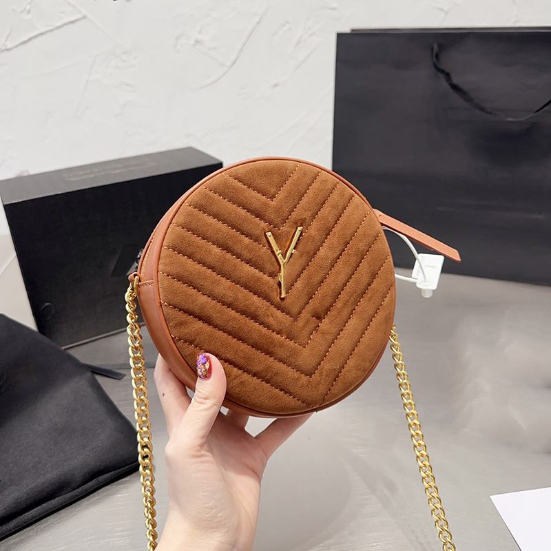Womens Designer V-stitch Round Vanity Box Bags Chevron line Quilted Nubuck Rubbed/Calfskin Genuine Leather Cosmetic Case GHW Crossbody Shoulder Handbags
Womens Designer V-stitch Round Vanity Box Bags Chevron line Quilted Nubuck Rubbed/Calfskin Genuine Leather Cosmetic Case GHW Crossbody Shoulder Handbags