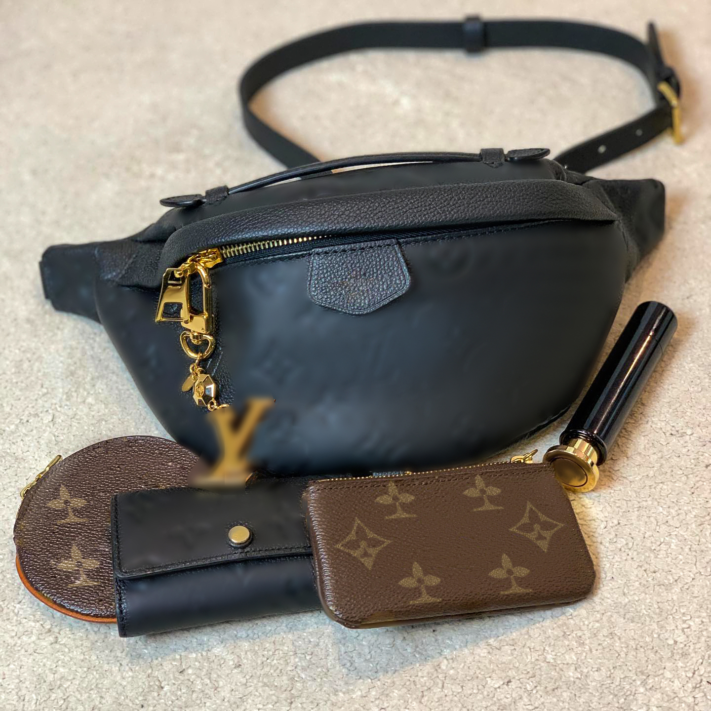 5A Luxurys Bumbag famous Shoulder waist Bags M43644 vintage Designers Genuine leather Fanny Pack Bum fashion Belt clutch Bag Womens mens pocket Cross Body handbags, M0n0gram
5A Luxurys Bumbag famous Shoulder waist Bags M43644 vintage Designers Genuine leather Fanny Pack Bum fashion Belt clutch Bag Womens mens pocket Cross Body handbags, M0n0gram