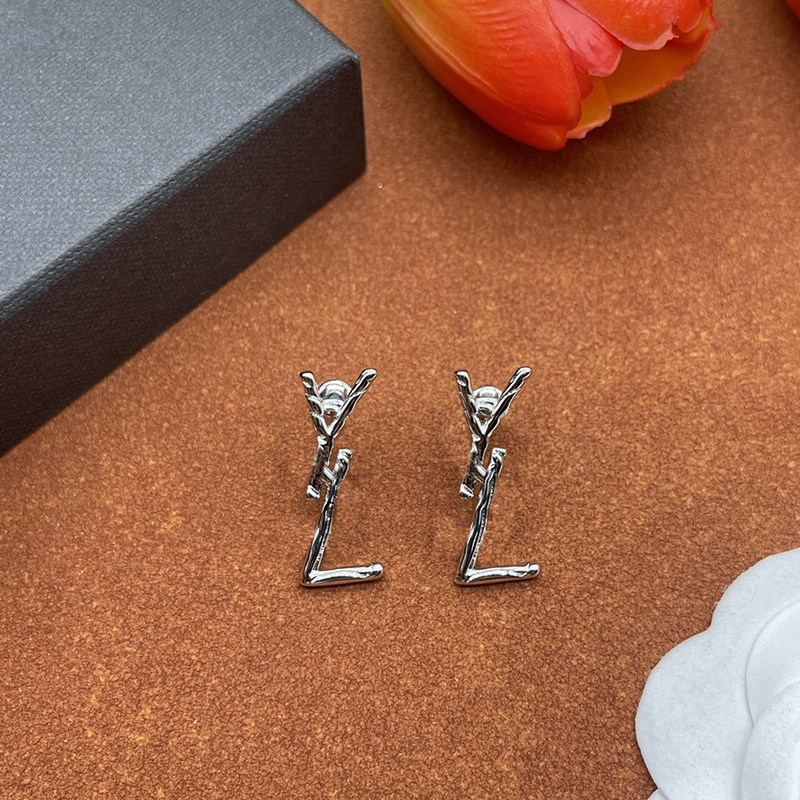 Fashion Gold Stud Earrings Pendant For Women Y Earring Luxurys Designers Jewelry Handmade Earrings Silver Needles High Quality
Fashion Gold Stud Earrings Pendant For Women Y Earring Luxurys Designers Jewelry Handmade Earrings Silver Needles High Quality