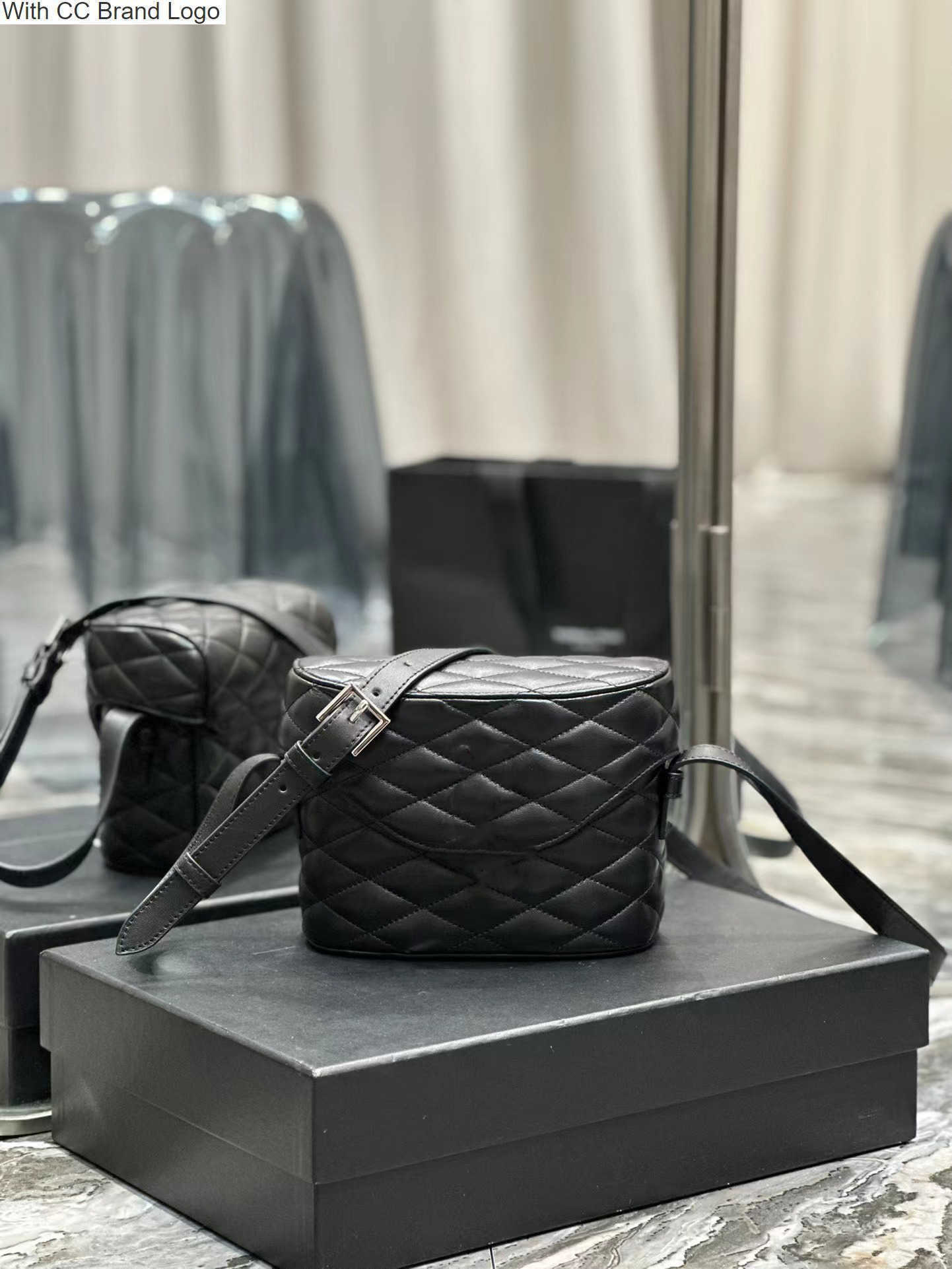 CC Cross Body Luxury Mini Designer Handbags Designer Tote Bag Quality Women handbag Shoulder Bags Fashion Cross Body Multifunctional summer shopping, Black
CC Cross Body Luxury Mini Designer Handbags Designer Tote Bag Quality Women handbag Shoulder Bags Fashion Cross Body Multifunctional summer shopping, Black