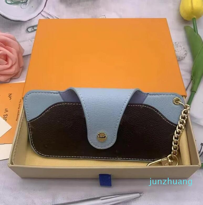 Coin Purses Fashion Designer Sunglasses Case Brand Letter 23Unisex Luxury Sunglass 23 Packing Brand V Key Chain Glasses Bags Luxurys Keychain Purse Handbag, Blue
Coin Purses Fashion Designer Sunglasses Case Brand Letter 23Unisex Luxury Sunglass 23 Packing Brand V Key Chain Glasses Bags Luxurys Keychain Purse Handbag, Blue