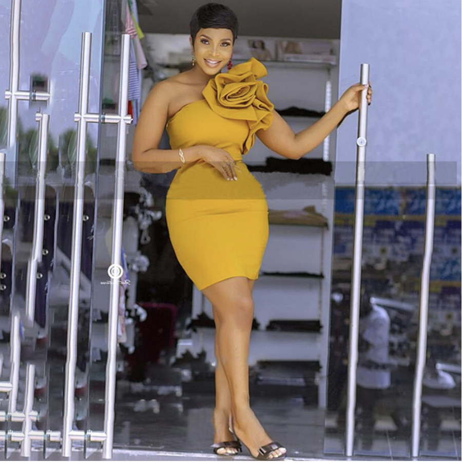 Gold Yellow Short Cocktail Dresses With Hand Made Flowers One Shoulder Women Sheath Knee Length Mini Dress Party Formal Gown